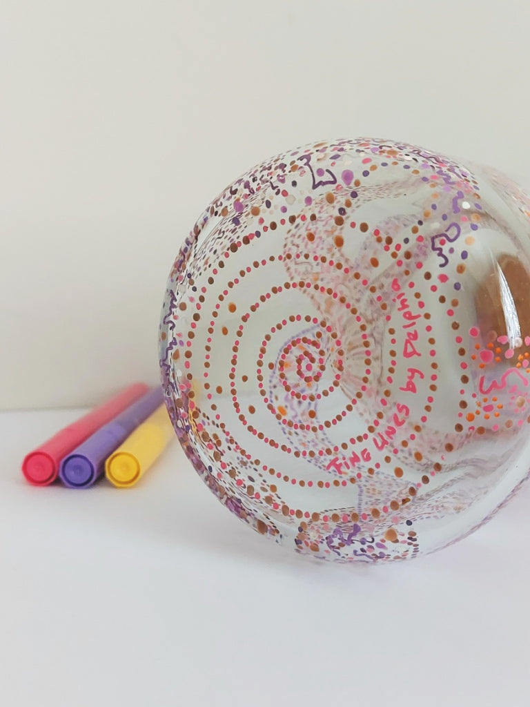 FLOW and MOVING FOREWARD - Glass water bottel 1 liter, handpainted dots and Light Language Codes in Red Orange Purple Lilac