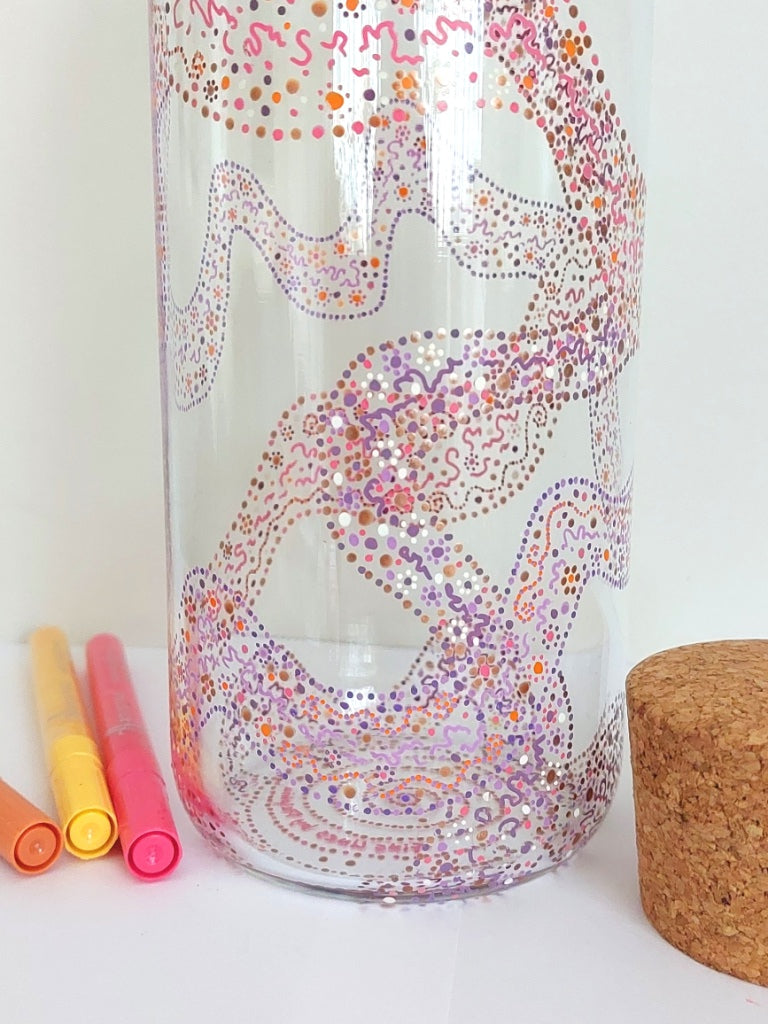 FLOW and MOVING FOREWARD - Glass water bottel 1 liter, handpainted dots and Light Language Codes in Red Orange Purple Lilac